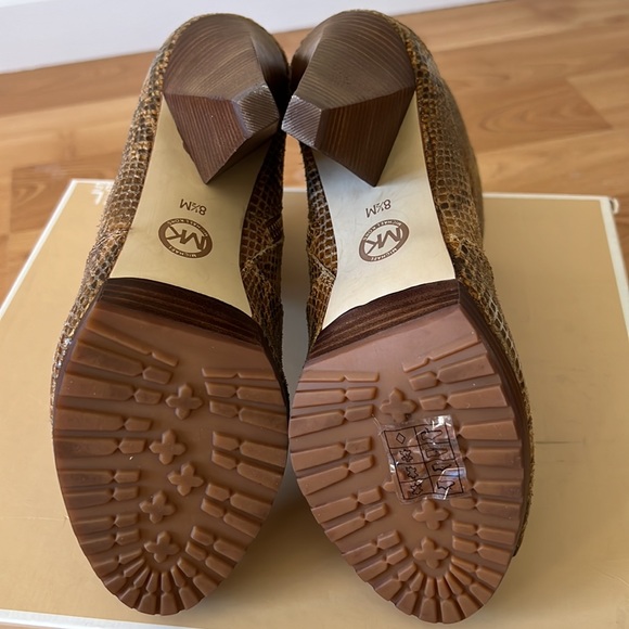 Michael Kors Codie toe out Boot - Picture 10 of 10